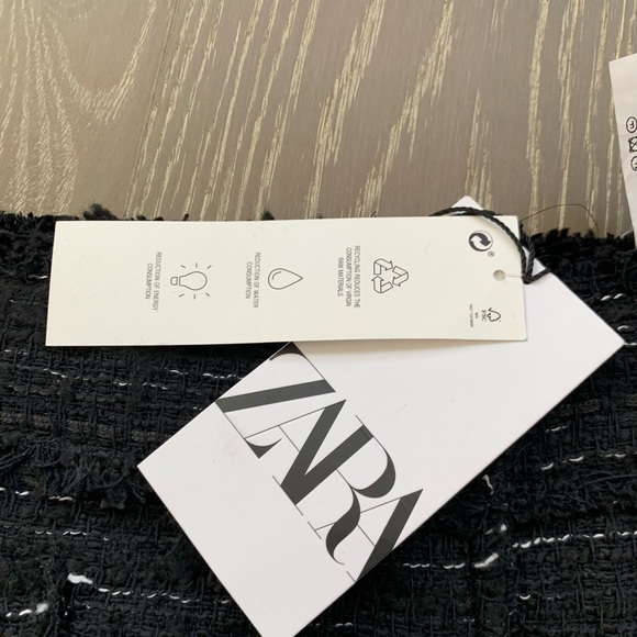 Zara buttoned pencil skirt - Picture 4 of 14